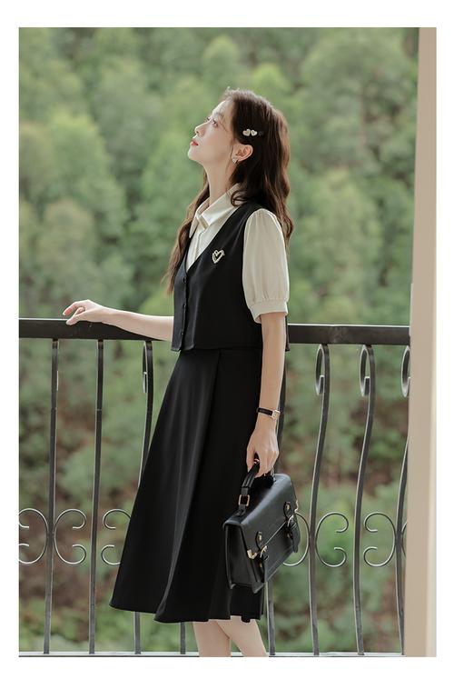 夏天衣服怎么搭配胸针