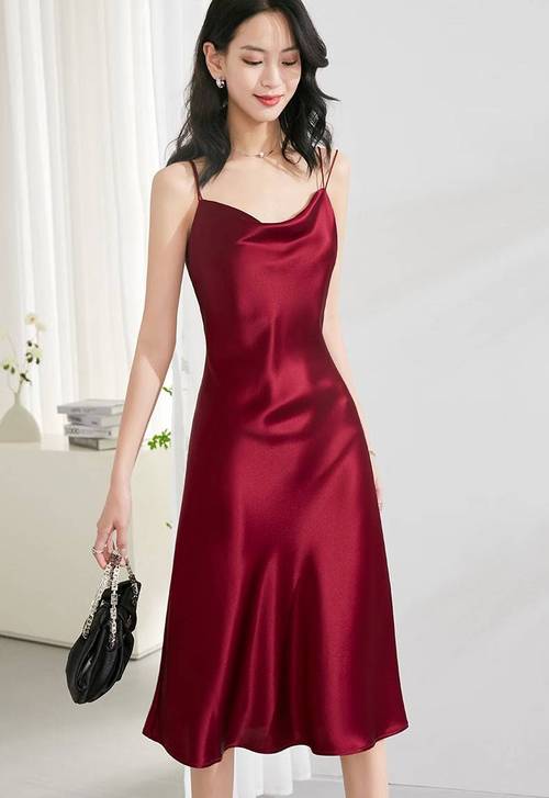 夏天酒红色怎么搭配