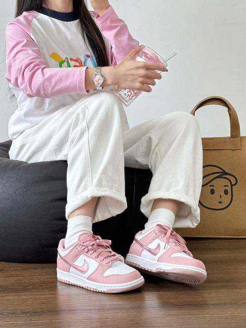 甜心粉鞋怎么搭配