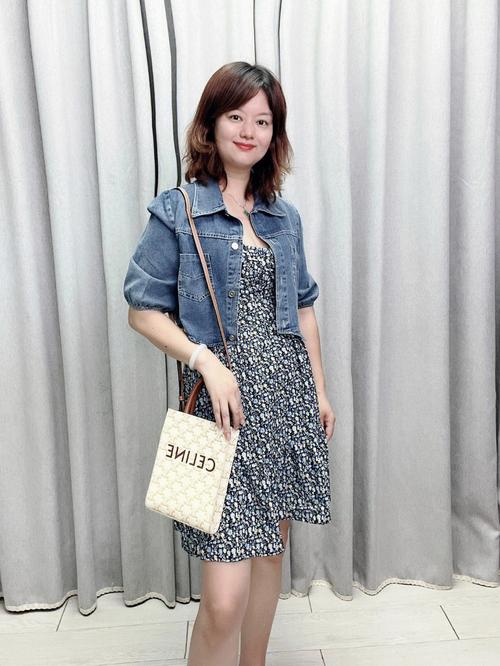 碎花长裙怎么搭配外套