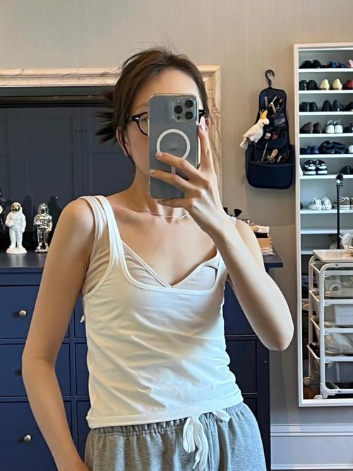 平胸女孩怎么穿衣搭配