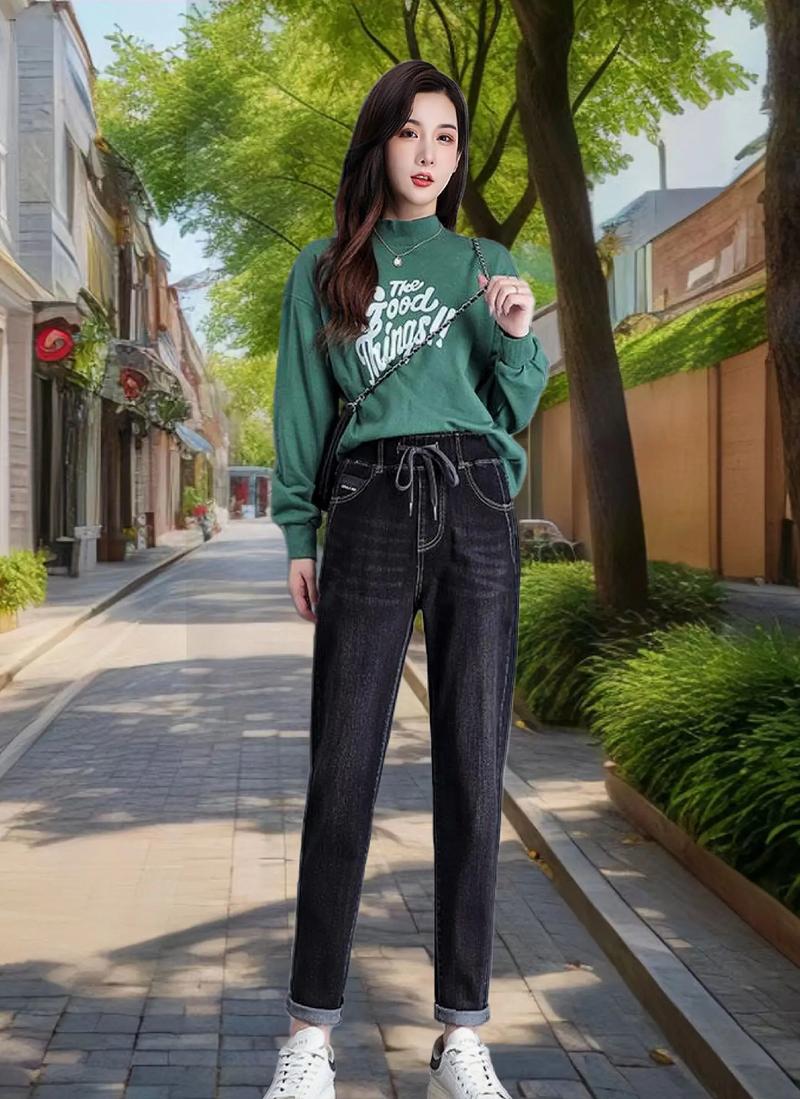 女士紧身高腰牛仔裤怎么搭配什么外套