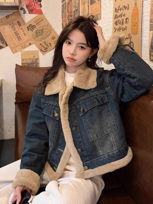 女士加棉牛仔外套怎么搭配图片