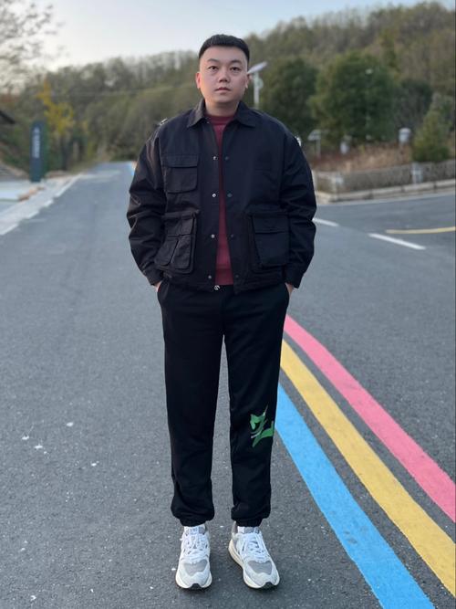 男生微胖胸大怎么搭配衣服