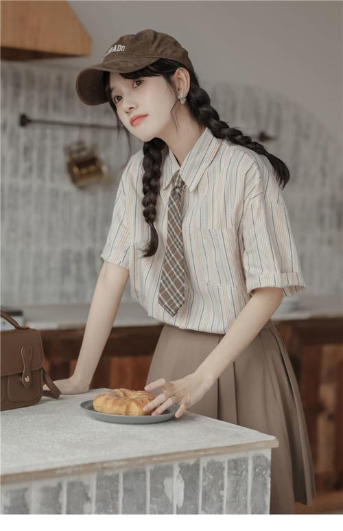 宽松上衣学生怎么搭配