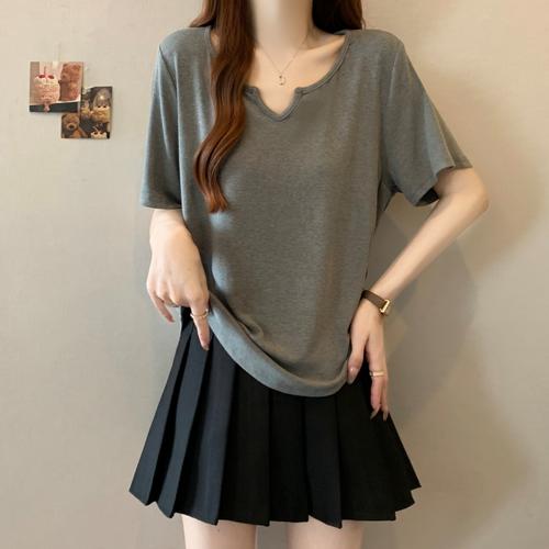 宽大的短袖怎么搭配