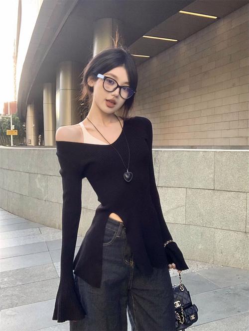 开叉衫怎么搭配