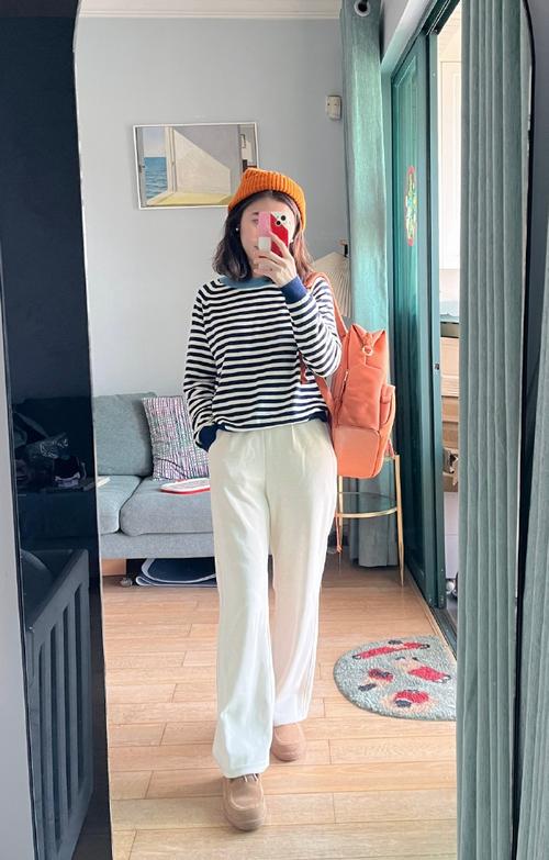 橘色包怎么搭配衣服