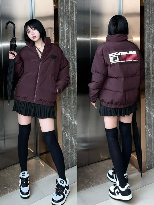 酒红色面包服怎么搭配图片