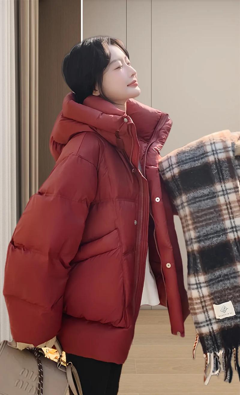 酒红色面包服怎么搭配图片