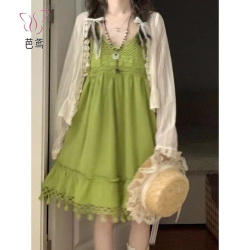 绿色长裙配什么外套