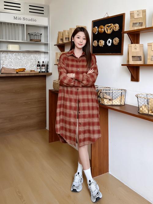 中格子衬衣怎么搭配图片欣赏