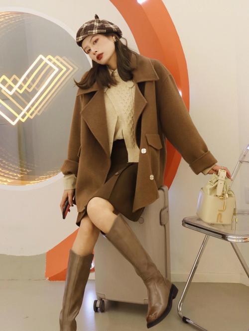 棕色连衣裙怎么搭配图片