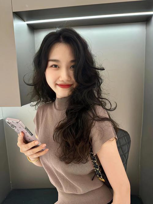 颚骨高适合什么发型