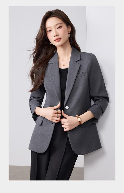 秋装女休闲上衣外套怎么搭配图片