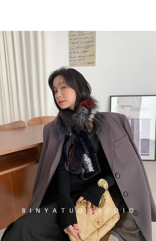 大衣皮草外套怎么搭配围巾好看图片