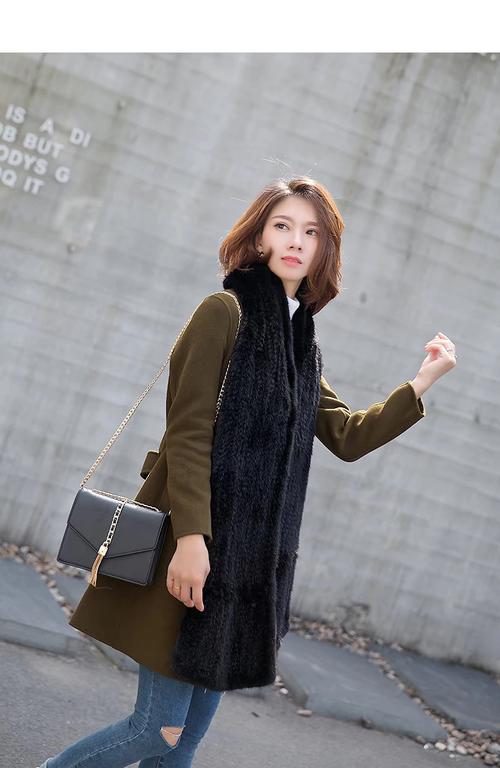 大衣皮草外套怎么搭配围巾好看图片