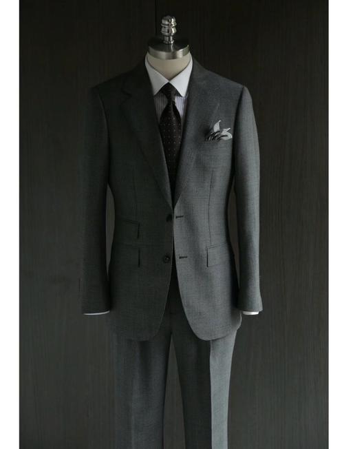 灰色西服配什么领带