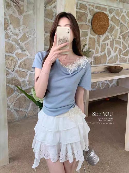 夏季短袖针织衫怎么搭配