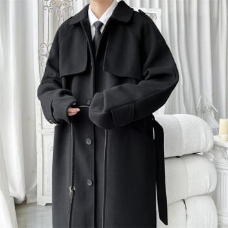 长款的男士黑色大衣怎么搭配好看