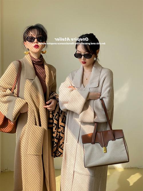 毛衣大衣外套怎么搭配