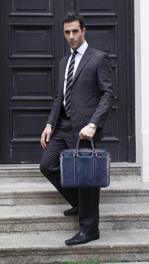 穿西服背什么包