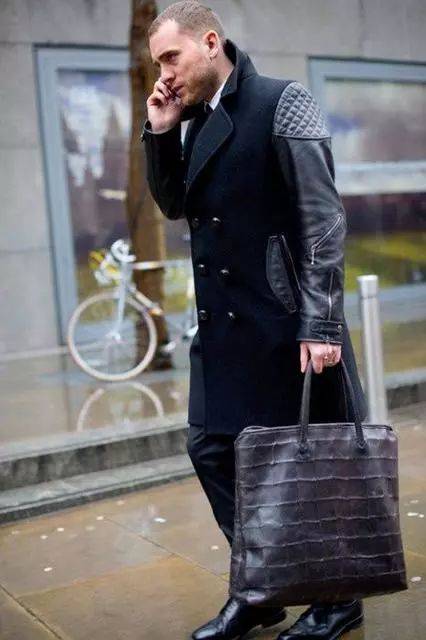 穿西服背什么包