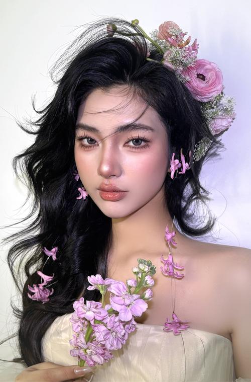 最新的化妆造型培训