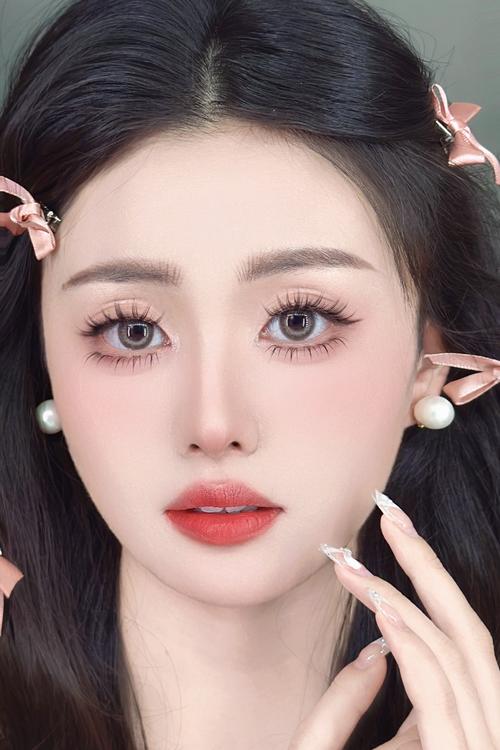 最新妆容造型图片