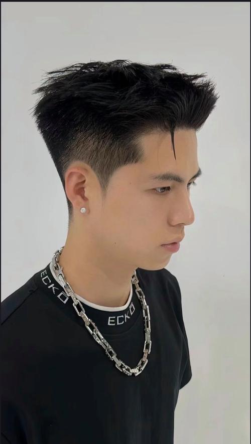 平头怎么搭配好看