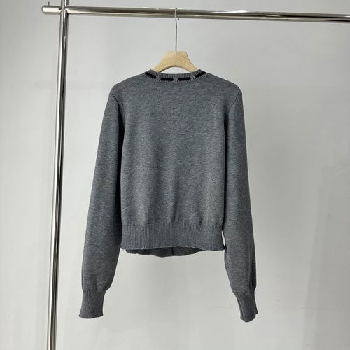 灰色针织短裙怎么搭配