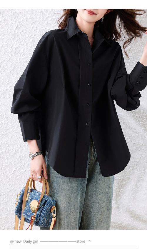 黑色衬衫打底怎么搭配