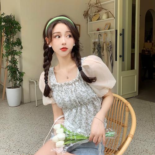 网纱泡泡袖上衣怎么搭配