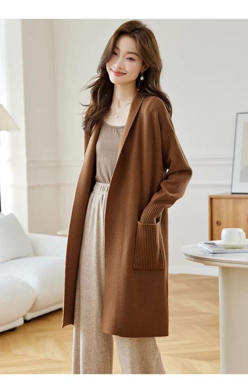 长款厚针织外套怎么搭配