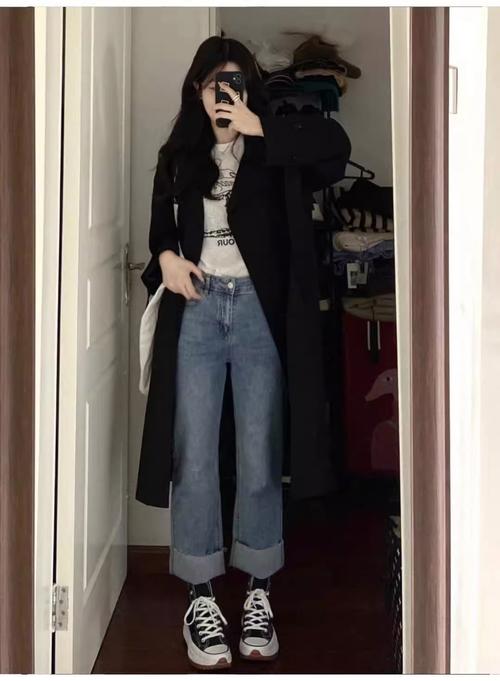 黑色风衣搭配什么鞋子