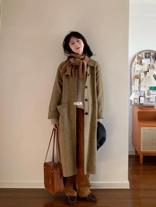 棕色大衣配什么围巾