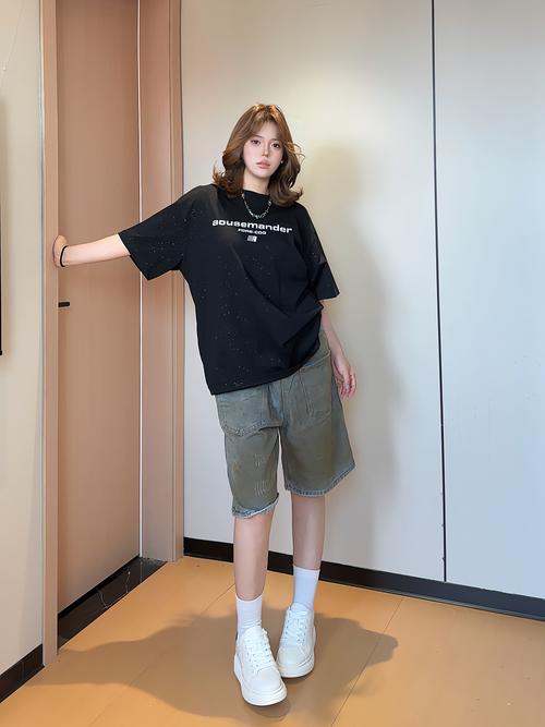 厚底鞋怎么搭配上衣