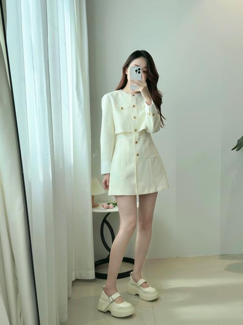 厚底鞋怎么搭配上衣