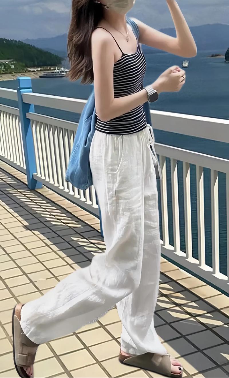 阔腿裤怎么搭配小白鞋