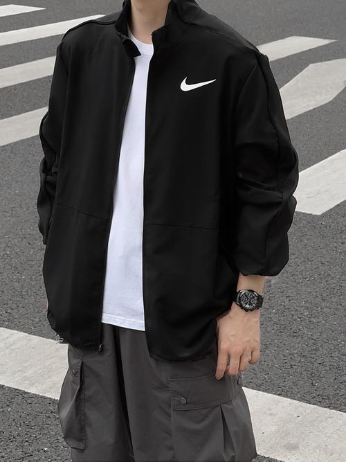 耐克长衣服怎么搭配
