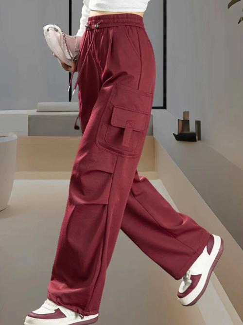 大红色的裤子怎么搭配鞋子