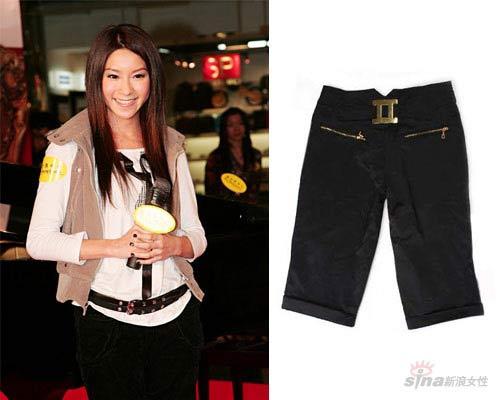 下身七分黑裤上身怎么搭配