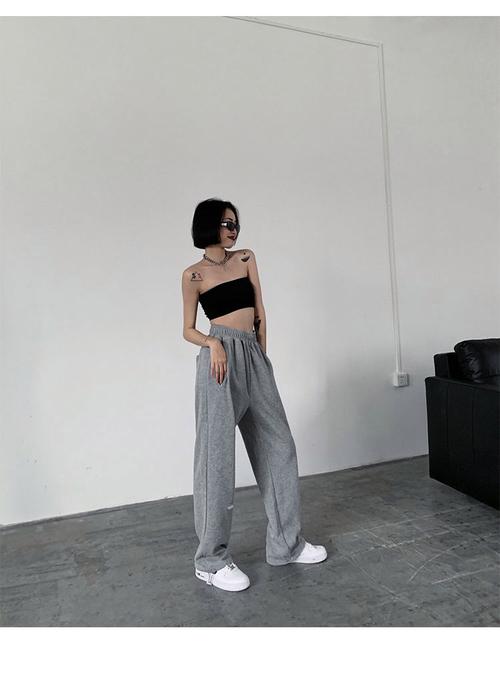 灰色卫裤配什么外套