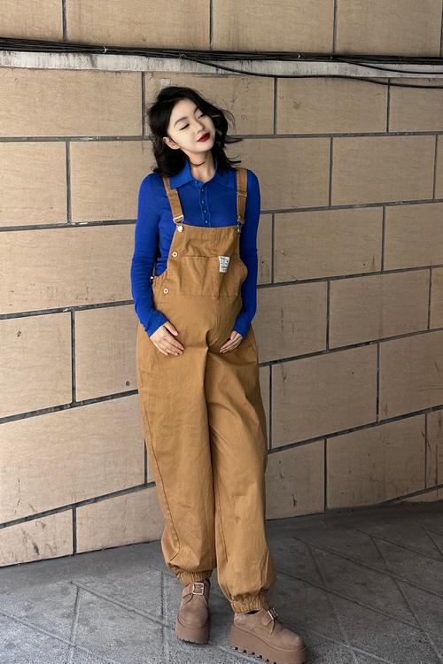 孕妇裤子怎么搭配上身衣服