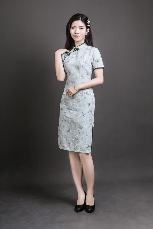 短旗袍裙怎么搭配