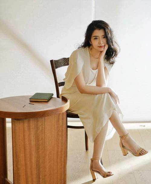 凉鞋怎么搭配衣服好看