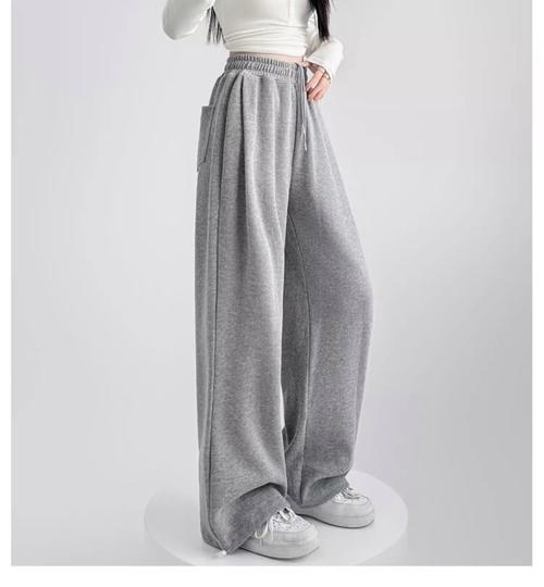 深灰色的体?怎么搭配裤子