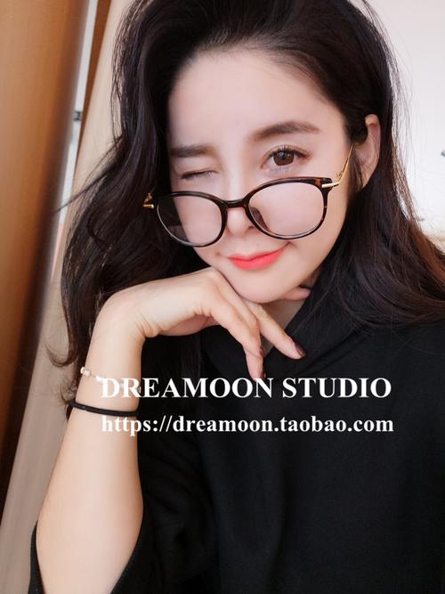 脸圆适合戴什么眼镜