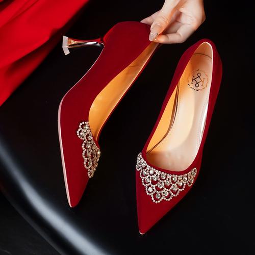 女生正装穿什么鞋子