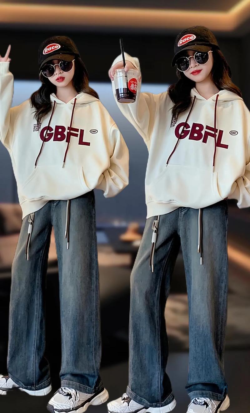 春秋卫衣怎么搭配裤子